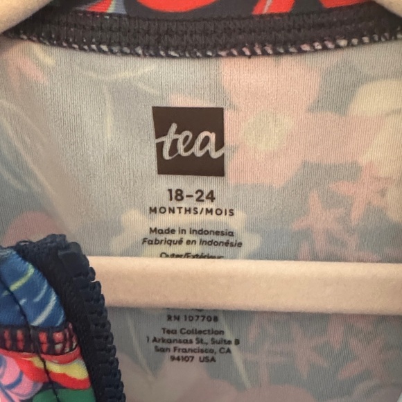 Tea Collection Multicolor Floral Kids Rashguard - Picture 2 of 5